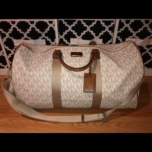 ♥️SOLD♥️ Michael Kors Jet Set Vanilla Duffle Bag